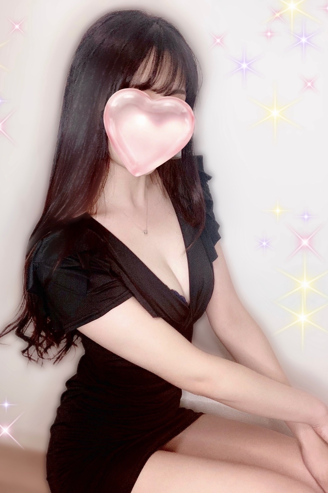 あいな 大阪日本橋のメンズエステならぶるーべりースパ。キレイな女性と非日常の癒しの空間でリラックスタイムを