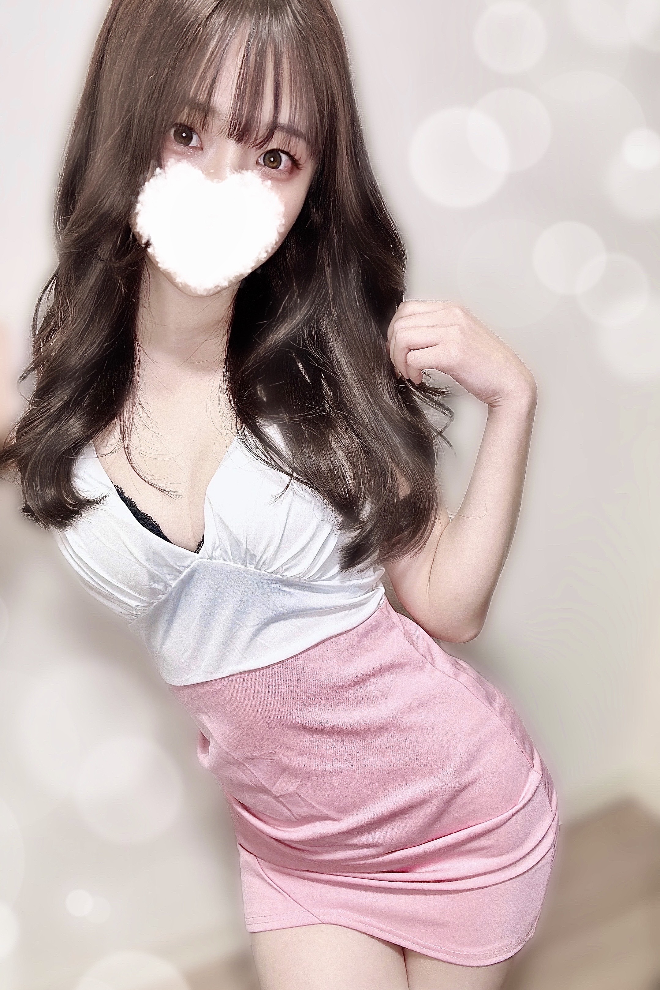 りの 大阪日本橋のメンズエステならぶるーべりースパ。キレイな女性と非日常の癒しの空間でリラックスタイムを