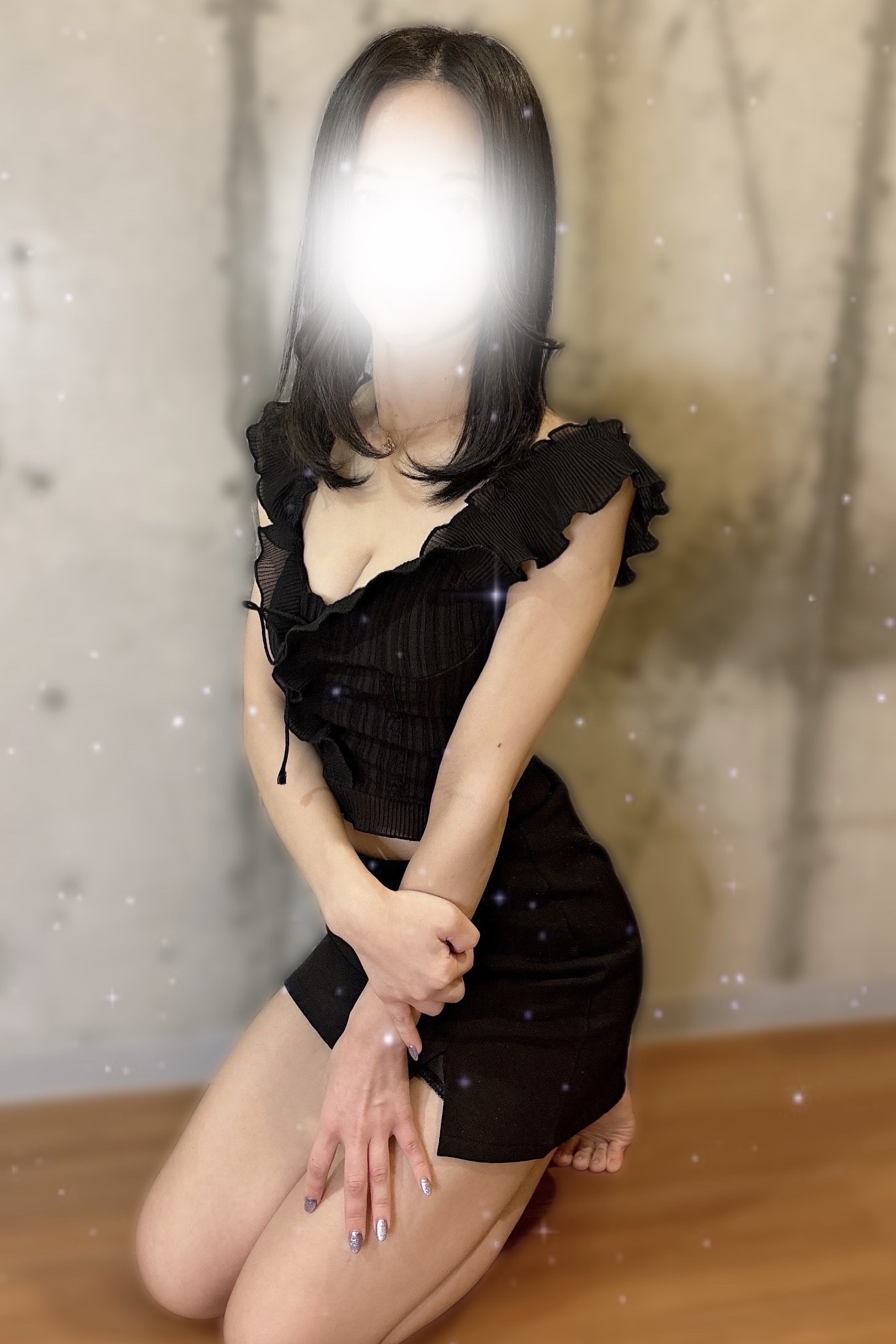 かれん 大阪日本橋のメンズエステならぶるーべりースパ。キレイな女性と非日常の癒しの空間でリラックスタイムを